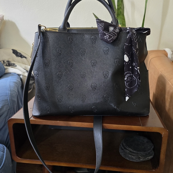 Betsey Johnson Black Skull Bag - Picture 1 of 5